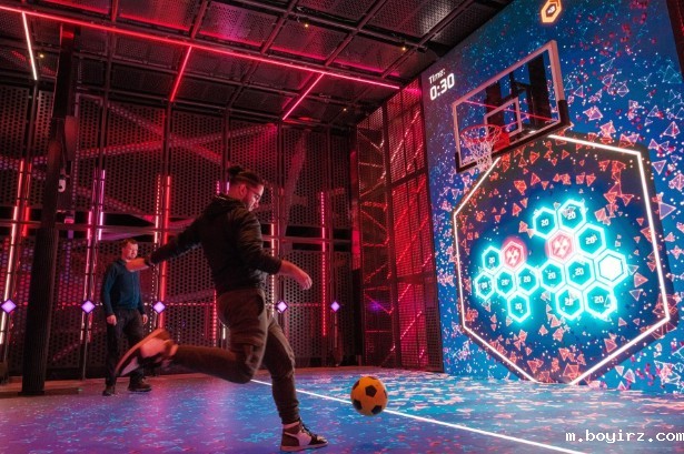 Glow Court-全球首个户外LED运动场