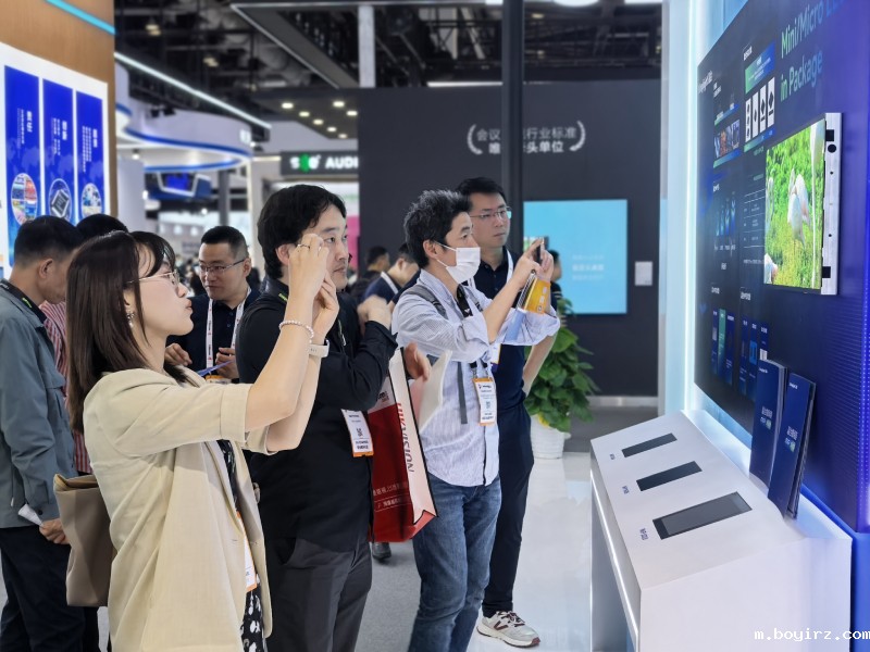 Kinglightboyirz三大新品闪耀北京InfoComm China2025